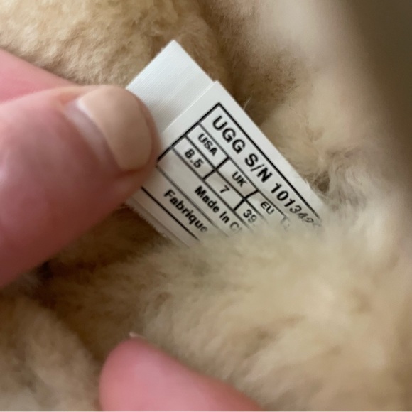 UGG Tall Boot Chestnut Size 8.5 - Picture 8 of 8